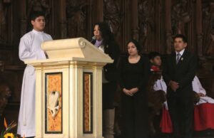 ¡Milagro eucarístico de Eten resuena en La Catedral de Lima!