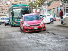 Fernando Velasco pone en aprietos a burgomaestre de Lima por estado de las pistas en Chorrillos