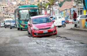 Fernando Velasco pone en aprietos a burgomaestre de Lima por estado de las pistas en Chorrillos