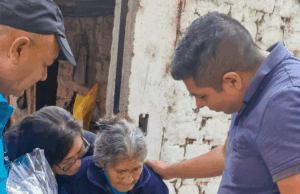 Llevan ayuda a vecinos humildes y ollas comunes de Santa Anita