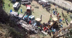Tragedia en la ruta Tarma-Chanchamayo: Bus interprovincial se volcó dejando 15 fallecidos y 27 heridos