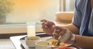 Actividad física y buena alimentación son vitales para una recuperación post cáncer.