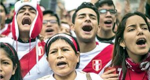 Medios de comunicación difundir el himno nacional dos veces al día