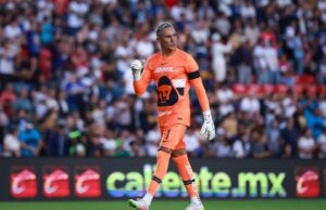 Keylor Navas debutó en Los Pumas con triunfo ante Querétaro 2-0. Piero Quispe ingresó en el complemento