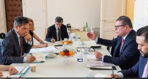 Perú avanza en su adhesión a la OCDE con primera visita oficial del ministro de educación a Francia