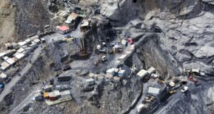 «Nuestro oro: Sombras y brillo» el documental de Latina que descubre la verdad detrás del brillo