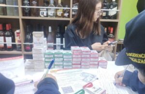 Incautan gran cantidad de cigarrillosilegales en licorerías de Comas