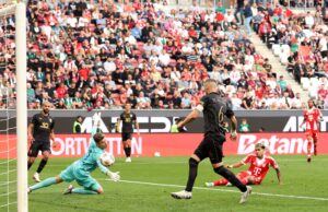 Bayern Múnich sigue de líder de la Bundesliga al vencer al Augsburgo 3-2 de visitante