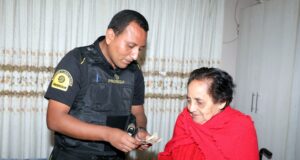 Midis: Pensión 65 amplía el pago a domicilio de la subvención económica a 130 usuarios que superan los 100 años