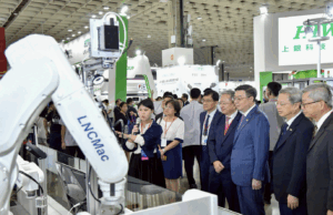 Primer ministro Cho inaugura feria de robótica y anuncia fuerte inversión en infraestructura y formación de talento