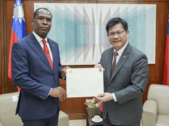 Ministro de Relaciones Exteriores Lin recibe a nuevos embajadores de Haití, el Paraguay y Belice