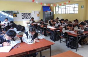 Midis invita a adolescentes del programa Juntos a prepararse para postular a Beca 18