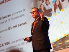 Gobierno impulsa transformación digital que beneficia a más de 4.6 millones de estudiantes