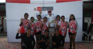 Gobierno entrega título de propiedad a colegio de Santa Rosa de Loreto y refuerza educación con tecnología,libros y conectividad