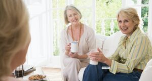 Cuidado con automedicar a los adultos mayores