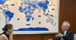 Viceministro de Relaciones Exteriores Wu concede entrevista a The Telegraph