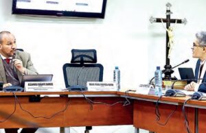 Temporada de circos: En sesión del Congreso parlamentario y fiscal discuten por acuerdo de colaboración eficaz con Odebrecht