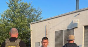 Cae expolicia prófugo por homicidio y extorsión en EEUU