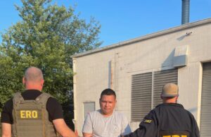 Cae expolicia prófugo por homicidio y extorsión en EEUU