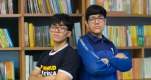 El éxito se comparte: dos amigos ocupan primeros lugares en cómputo general a distintas universidades