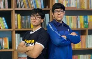 El éxito se comparte: dos amigos ocupan primeros lugares en cómputo general a distintas universidades