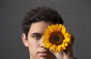 Andrew Grey y su álbum debut e inspirador «Dreamer»