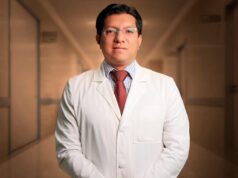 Reconocen en cirujano plástico peruano Christian Chau Ramos por su destacada labor en tratamiento de quemaduras