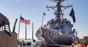 Trump despliega buques de guerra cerca a Venezuela: EEUU advirtió que usará «todo su poder» contra el narcotráfico vinculado a Maduro