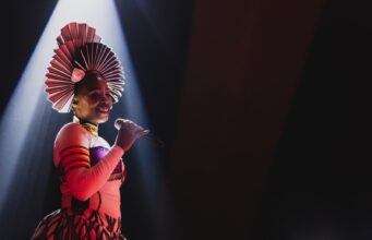 Pretty Shangase, la cantante zulu que conmueve con su voz en un circo!