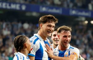 Espanyol derrotó al Atlético de Madrid 2-1 en la primera sorpresa de la Liga de España