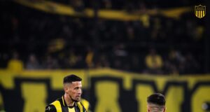 Peñarol derrotó a Racing Club por 1-0 en la ida de los octavos de la Copa Libertadores jugado en Montevideo