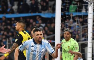 Racing Club clasificó en el final al vencer 3-1 a Peñarol y jugará Cuartos de Libertadores ante Vélez Sarsfield
