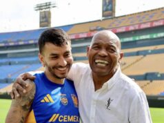 Gerónimo Barbadillo entrega el histórico número 7 a Ángel Correa en el entrenamiento de Tigres