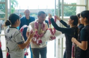 Nolberto Solano tuvo gran recibimiento en Pakistán en donde dirigirá a la Selección Absoluta y Sub 23