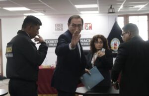 Dictan cinco meses de prisión preventiva para Vizcarra por recibir sobornos de más de dos millones de soles