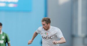 Nápoli se estreno en la Serie «A» del Calcio Otaiano derrotando al Sassuolo 2-0