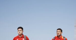 Selección Peruana viajó con rumbo a Montevideo para partido del jueves ante Uruguay