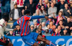 Crystal Palace tumbó al líder de la Premier League Liverpool al vencerlo por 2-1