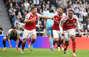 Arsenal le ganó al Newcastle 2-1 de visitante y es el nuevo escolta del Liverpool en la Premier League