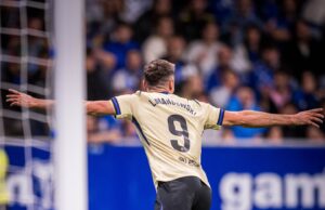 F.C. Barcelona le ganó al Real Oviedo 3-1 de visita y sigue a dos puntos del líder Real Madrid