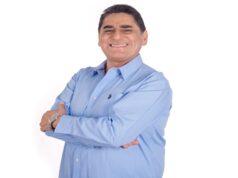 Carlos Álvarez arremete contra el Congreso tras la vacancia de Dina Boluarte: “La traicionaron por interés electoral”