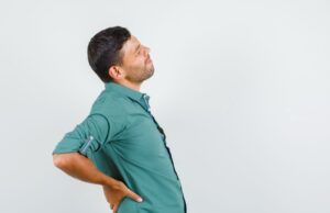 Dolor crónico de espalda: la importancia de una evaluación neurológica a tiempo