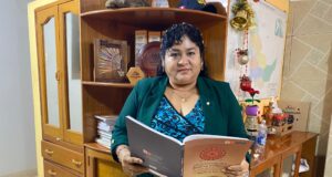 Con 30 años en las aulas, hoy impulsa la educación desde el Gobierno Regional de Ucayali