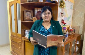 Con 30 años en las aulas, hoy impulsa la educación desde el Gobierno Regional de Ucayali