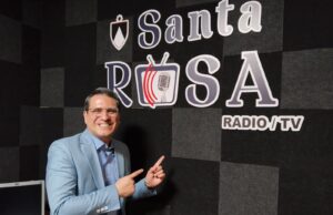 ‘Hablando Claro’ con Lucho Claros en radio Santa Rosa