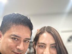 Jimmy Sandhaus recibe saludo de Emilio Estefan y celebra el éxito de su hija en el New York Fashion Week 2026