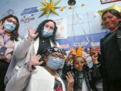 Minsa: niña huancavelicana de 5 años toca la campana dorada tras finalizar su tratamiento de quimioterapia