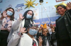 Minsa: niña huancavelicana de 5 años toca la campana dorada tras finalizar su tratamiento de quimioterapia