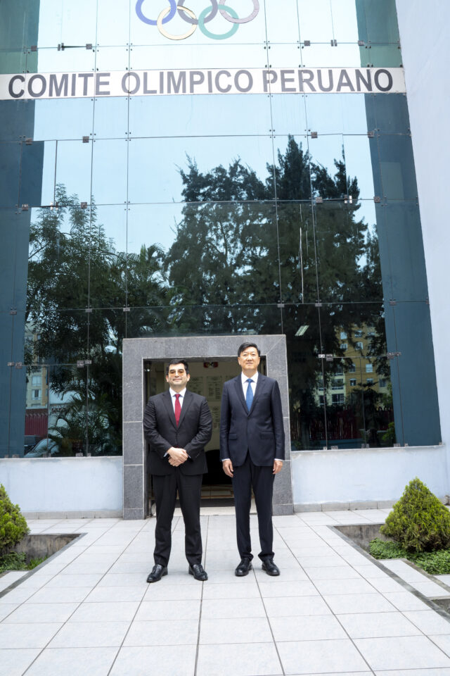 Visita histórica: El ministro del Deporte de China se reunió con el presidente del Comité Olímpico Peruano.