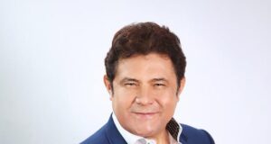 Javier Castañón se reinventa: debuta como compositor con la cumbia con “La gringa bella”